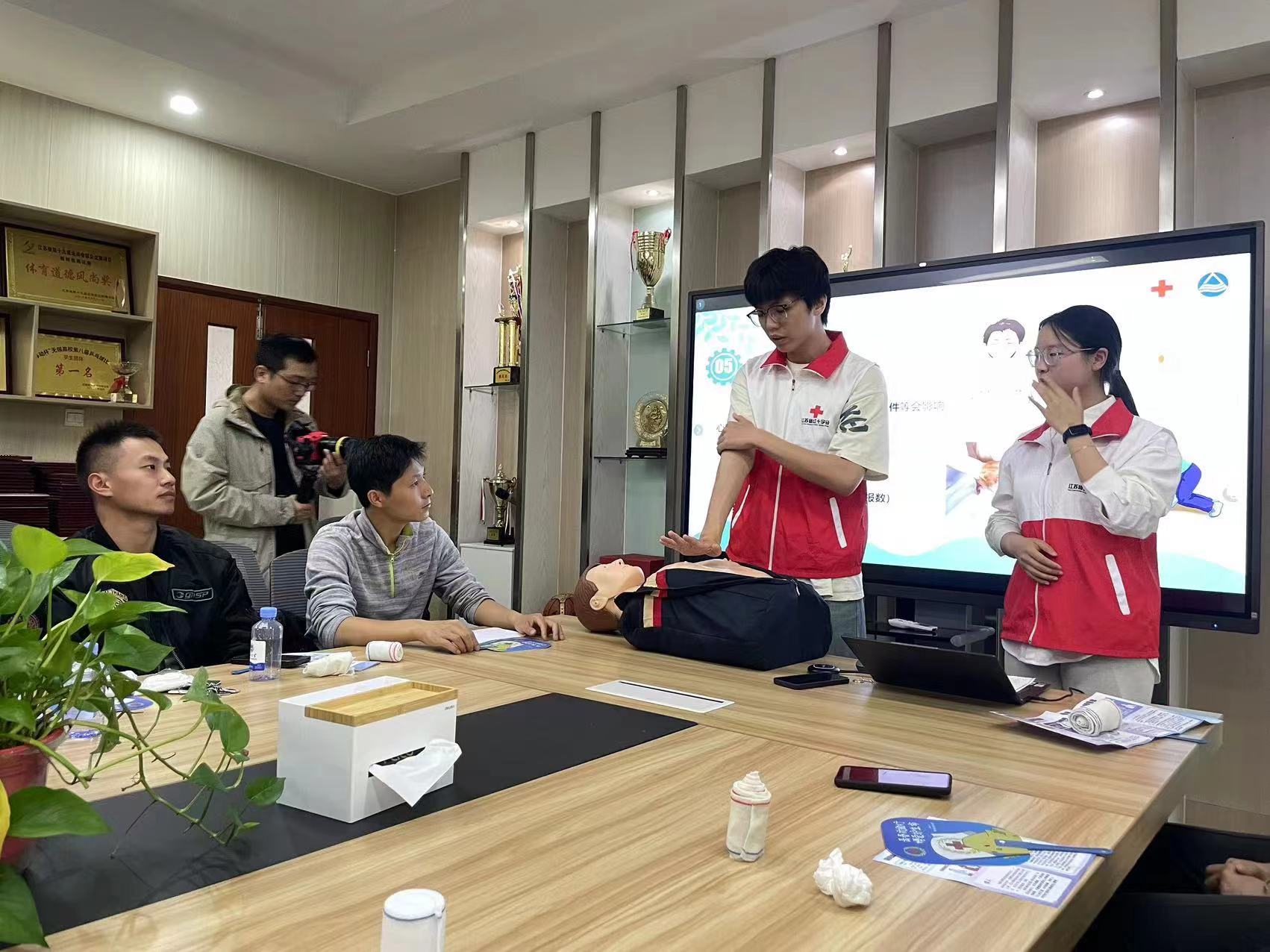 谈球吧体育客户端