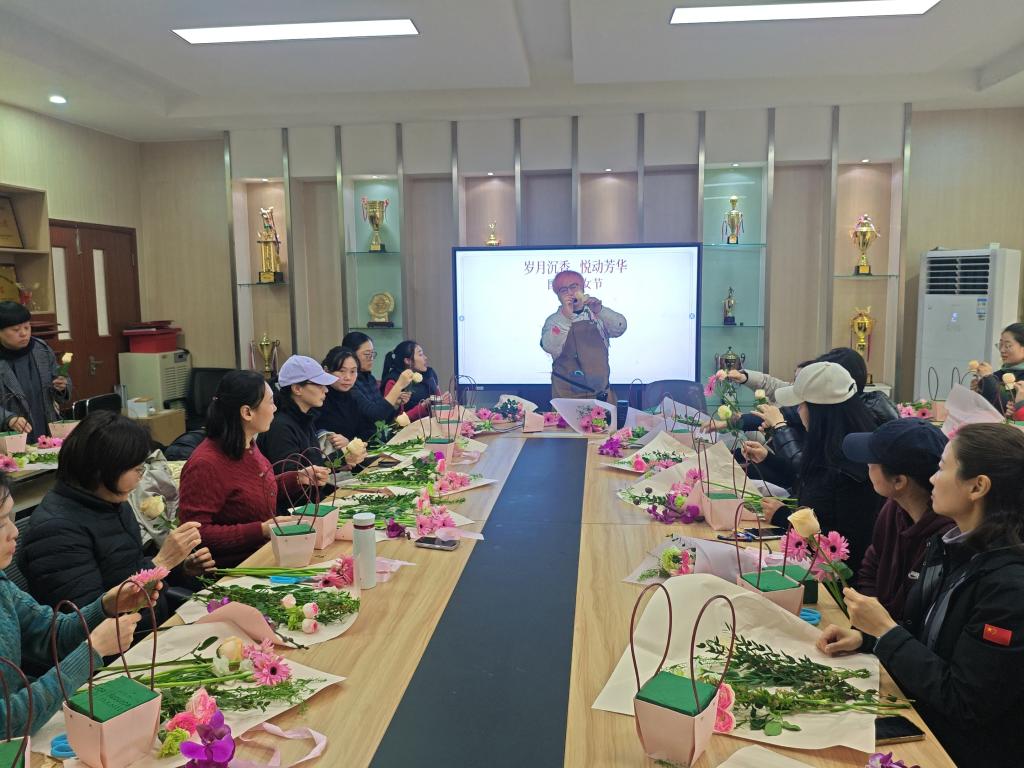 谈球吧体育稳定线路