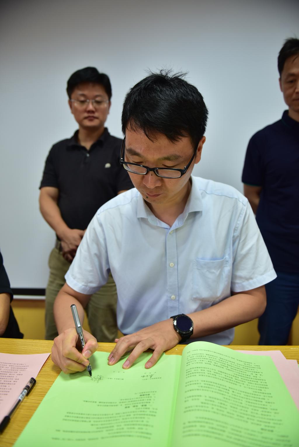 谈球吧体育直播