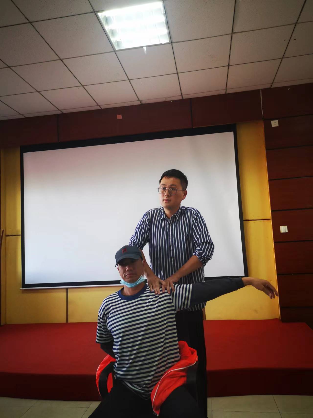 谈球吧体育安全通道图片